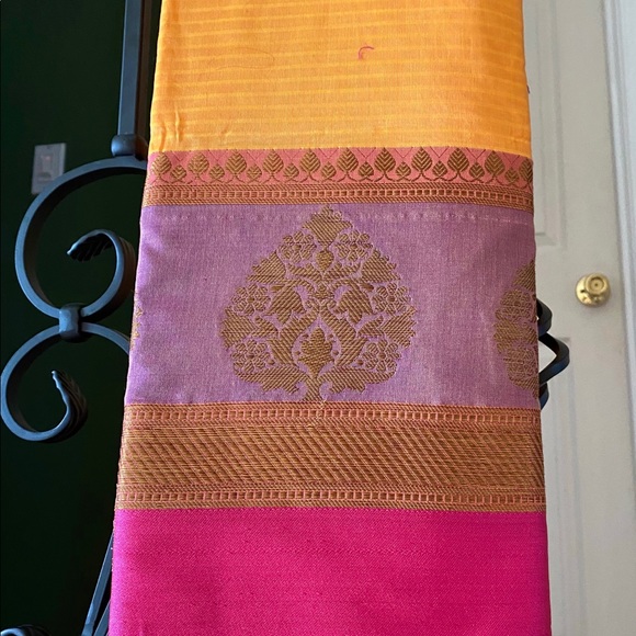 Indian saree/sari
new cotton silk - Picture 1 of 3